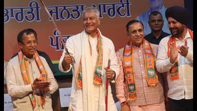 Newly appointed Punjab BJP president Sunil Jakhar on Tuesday said his party must shed the “junior ally tag” and move ahead. Newly appointed Punjab BJP president Sunil Jakhar on Tuesday said his party must shed the “junior ally tag” and move ahead.