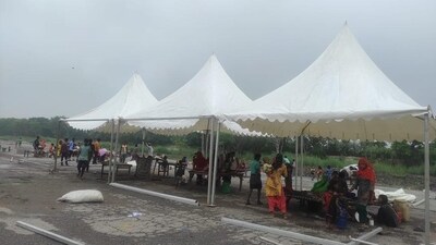 People were evacuated from the low-lying areas that are considered vulnerable to flooding. (HT_PRINT) People were evacuated from the low-lying areas that are considered vulnerable to flooding. (HT_PRINT)