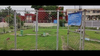 The gauges at the IMD observatory in Sector 39, Chandigarh. (HT Photo) The gauges at the IMD observatory in Sector 39, Chandigarh. (HT Photo)
