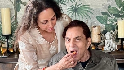 Dharmendra and Hema Malini are seen together on special ocassions. Dharmendra and Hema Malini are seen together on special ocassions.