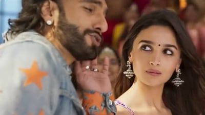 Ranveer Singh and Alia Bhatt in a still from What Jhumka. Ranveer Singh and Alia Bhatt in a still from What Jhumka.