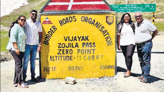 Tweets by Kiara, Kartik help Mumbai family locate relatives in Himachal