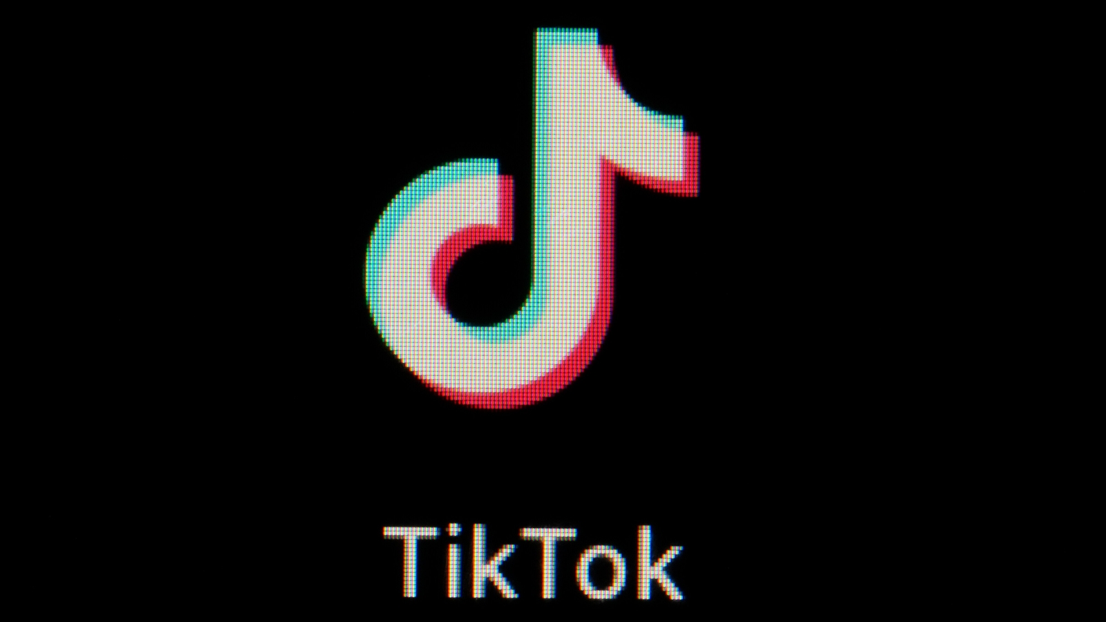 Viral TikTok love story gone wrong: Woman finds seaside Romeo is married - Vimarsana News