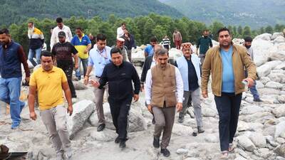 After visiting the flood-hit areas of Kullu district on Tuesday, the CM reached out to the relief camps. (HT Photo) After visiting the flood-hit areas of Kullu district on Tuesday, the CM reached out to the relief camps. (HT Photo)