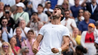 Despite his youth, Alcaraz is already at home among the elite of men's tennis (AP) Despite his youth, Alcaraz is already at home among the elite of men's tennis (AP)