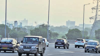 Motorists seen driving/riding on the wrong side of the roads in Delhi, Gurugram and Noida on Wednesday. (Parveen Kumar/ HT Photo) Motorists seen driving/riding on the wrong side of the roads in Delhi, Gurugram and Noida on Wednesday. (Parveen Kumar/ HT Photo)