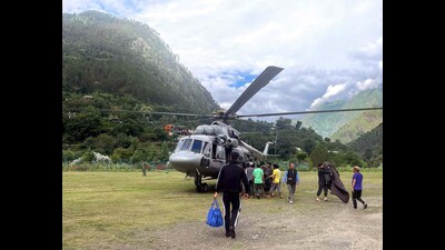 On instructions of CM Sukhwinder Sukhu relief material was sent to the disaster affected people in Kullu. (Aqil Khan/HT) On instructions of CM Sukhwinder Sukhu relief material was sent to the disaster affected people in Kullu. (Aqil Khan/HT)