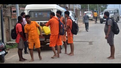 Only hearse vehicles and ambulances would be allowed on the highway between Basti and Lucknow. (HT File)