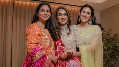 Isha Ambani and Akash Ambani's wife Shloka Ambani stun in traditional outfits. (Instagram) Isha Ambani and Akash Ambani's wife Shloka Ambani stun in traditional outfits. (Instagram)