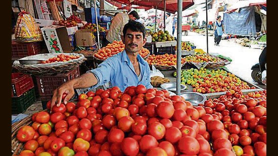Most of the suppliers at the apni mandis of Chandigarh had no tomatoes to sell to the residents, while those having limited supply were charging retail rates of ₹250 per kg. (HT Photo)