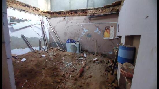 Three members of a family, including a pregnant woman, died when the roof of their house collapsed on Wednesday after three days of heavy rain in Kotkapura of Faridkot district on Wednesday.
