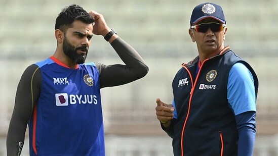 Rahul Dravid (Right) has built suspense surrounding Virat Kohli's future. (Getty)