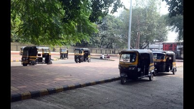 Autorickshaw service at Pune railway station has been shut for two years. (HT FILE PHOTO)