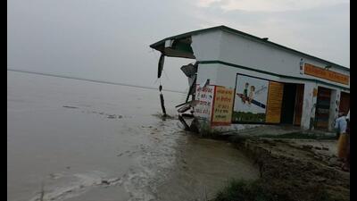 Manpur Kardahiya basic school eroded by Sharda river in Phoolbehar block of Lakhimpur Kheri on Thursday. (HT Photo) Manpur Kardahiya basic school eroded by Sharda river in Phoolbehar block of Lakhimpur Kheri on Thursday. (HT Photo)