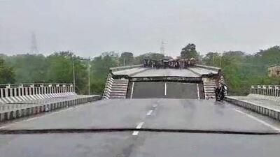 More than 20 villages on the Bhabhar side of the road have been cut off from Kotdwar due to damage to the bridge. (HT Photo)