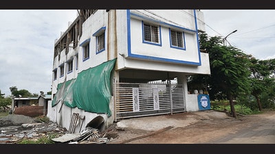 Rudimentary International School located at Ozarkarwadi Road, Maan (HT PHOTO) Rudimentary International School located at Ozarkarwadi Road, Maan (HT PHOTO)