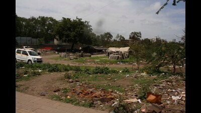 The open plot at Katraj Chowk will be acquired by PMC at a cost of ₹21.57 crore (Ravindra Joshi/HT PHOTO) The open plot at Katraj Chowk will be acquired by PMC at a cost of ₹21.57 crore (Ravindra Joshi/HT PHOTO)