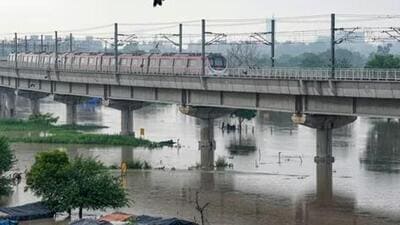 The water level of the Yamuna was flowing at an all-time high of 208.62 metres at 1pm (File Photo) The water level of the Yamuna was flowing at an all-time high of 208.62 metres at 1pm (File Photo)