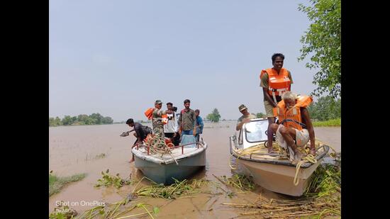 Among the evacuees were more than two dozen expectant mothers, who were given priority during the rescue mission. (HT Photo)
