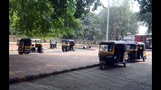 Autorickshaw service at Pune railway station has been shut for two years. (HT FILE PHOTO)