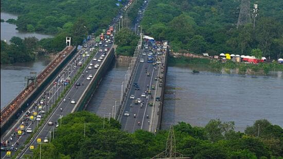 The flooded Yamuna at ITO. (Vipin Kumar/HT Photo)