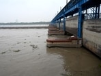 At 11.45am Thursday, the downstream gauge of the Yamuna at Okhla Barrage reached the danger level of 200.60 metres. (Sunil Ghosh/HT Photo) At 11.45am Thursday, the downstream gauge of the Yamuna at Okhla Barrage reached the danger level of 200.60 metres. (Sunil Ghosh/HT Photo)