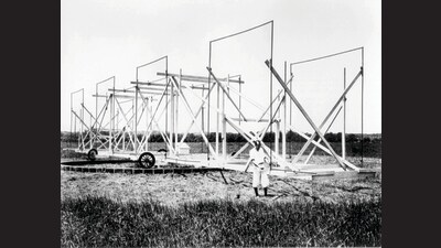 American physicist Karl Jansky with the large antenna system he built in 1932, that was the first to detect cosmic radio waves. (National Radio Astronomy Observatory / AUI / NSF) American physicist Karl Jansky with the large antenna system he built in 1932, that was the first to detect cosmic radio waves. (National Radio Astronomy Observatory / AUI / NSF)