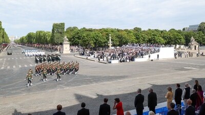 Sharing a video of the Indian tri-services marching contingent wowing crowds on Twitter, France's Emmanuel Macron said, “On this 14th July, India's soldiers and Rafale fighter jets are participating in the parade along with our soldiers. We honor the memory of those who fought alongside the French army in World War I. We'll never forget.” Sharing a video of the Indian tri-services marching contingent wowing crowds on Twitter, France's Emmanuel Macron said, “On this 14th July, India's soldiers and Rafale fighter jets are participating in the parade along with our soldiers. We honor the memory of those who fought alongside the French army in World War I. We'll never forget.”