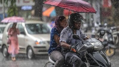 People commute during heavy rainfall at Dadar in Mumbai. (Satish Bate/ HT Photo) People commute during heavy rainfall at Dadar in Mumbai. (Satish Bate/ HT Photo)