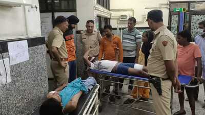 The injured brothers at the civil hospital in Sector 6, Panchkula, on Thursday night. (HT)