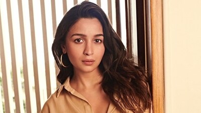 Alia Bhatt will play a super agent in YRF's spy film. Alia Bhatt will play a super agent in YRF's spy film.