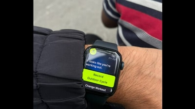 Apple watch mistakes Rapido bike ride for cycling. (Twitter/@kawaloberoi) Apple watch mistakes Rapido bike ride for cycling. (Twitter/@kawaloberoi)