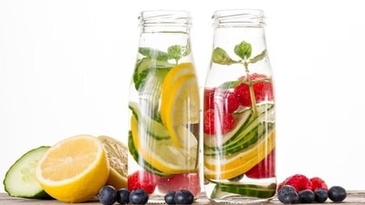 1. Flavoured water: Flavoured or detox water can be used instead of diet soda to feel refreshed and rejuvenated. To make flavoured water, you can use fresh fruits, herbs, cucumber slices and berries mixed with water. &nbsp; (Freepik)