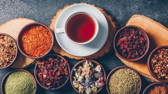 2. Herbal tea: This is another option which can be used as an alternative for diet soda lovers. It can be cold or hot as per your preference.&nbsp; The added health perk is that it can also help in regulating your metabolism.&nbsp;(Freepik)