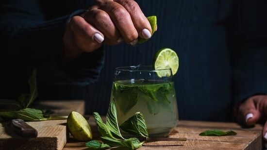 "There are a lot of options with regards to aspartame-free alternatives to diet soda which not only keeps us hydrated but also holds a nutritional value," says Dr Sharma.&nbsp;(Freepik)