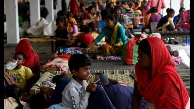 On Friday evening, the administration safely evacuated 3,610 people from flood-affected areas across the district to 13 shelter homes. (Sunil Ghosh/HT Photo) On Friday evening, the administration safely evacuated 3,610 people from flood-affected areas across the district to 13 shelter homes. (Sunil Ghosh/HT Photo)