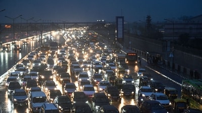 The Delhi Traffic Police tweeted,"Traffic is affected on Mathura road in the carriageway from Badarpur towards Ashram due to waterlogging opposite Apollo, Jasola metro station which caused slow movement of traffic near Sarita Vihar flyover. Commuters are advised to plan their route accordingly". 