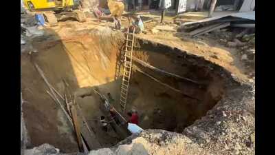 Repair work underway on ATI Road in Ludhiana. (HT Photo)
