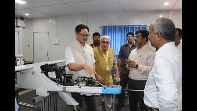 Union Minister of Earth Sciences Kiren Rijiju visited Indian Institute of Tropical Meteorology (IITM) on Saturday. (HT PHOTO) Union Minister of Earth Sciences Kiren Rijiju visited Indian Institute of Tropical Meteorology (IITM) on Saturday. (HT PHOTO)