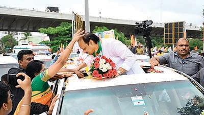 While addressing a gathering of ‘Shasan Aplya Dari’, Ajit promised that funds would not be an issue. “Development projects will be speeded up. We want Nashik to be made slum-free, and free the Godavari river from pollution,” he said, repeating the government’s pet line of the ‘double-engine government’ of the Shiv Sena and BJP now being a three-engine government. (HT PHOTO) While addressing a gathering of ‘Shasan Aplya Dari’, Ajit promised that funds would not be an issue. “Development projects will be speeded up. We want Nashik to be made slum-free, and free the Godavari river from pollution,” he said, repeating the government’s pet line of the ‘double-engine government’ of the Shiv Sena and BJP now being a three-engine government. (HT PHOTO)
