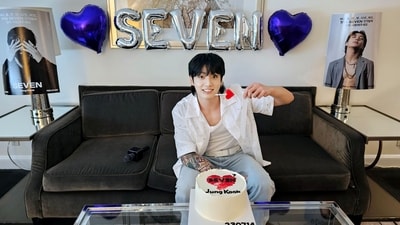 BTS' Jungkook held a live session on Weverse. BTS' Jungkook held a live session on Weverse.