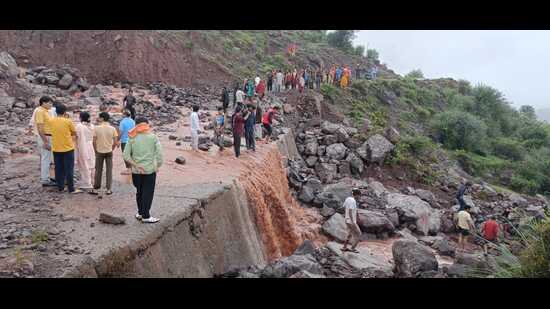 Two girl students died and another injured and a fourth one was rescued in a flashflood in Billawar area of Kathua district on Saturday evening, said officials. (HT Photo)