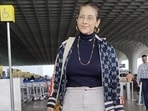 Manisha Koirala at Mumbai airport. (Photo: Viral Bhayani)