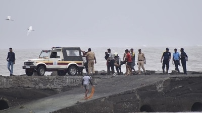The body of one of the four boys who drowned on June 13 was found after search and rescue operations at Juhu Koliwada Beach, Santacruz (West), in Mumbai, (Vijay Bate/HT Photo) The body of one of the four boys who drowned on June 13 was found after search and rescue operations at Juhu Koliwada Beach, Santacruz (West), in Mumbai, (Vijay Bate/HT Photo)