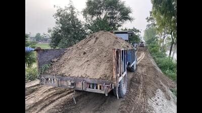Officials said the prompt plugging of three breaches when Sutlej was in spate helped limiting the deluge. (HT Photo)