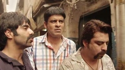Aparshakti Khurana and Manoj Bajpayee in a still from Saat Uchakkey. Aparshakti Khurana and Manoj Bajpayee in a still from Saat Uchakkey.