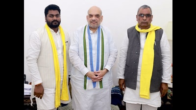 Suheldev Bharatiya Samaj Party (SBSP) founder Om Prakash Rajbhar calls on Union Home Minister Amit Shah, in New Delhi on Sunday. He later formally joined the BJP-led National Democratic Alliance (NDA) government. (SOURCED) Suheldev Bharatiya Samaj Party (SBSP) founder Om Prakash Rajbhar calls on Union Home Minister Amit Shah, in New Delhi on Sunday. He later formally joined the BJP-led National Democratic Alliance (NDA) government. (SOURCED)