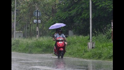 Yellow alert is the second of the four-colour warnings used by IMD. It asks people to watch and be updated. (HT Photo) Yellow alert is the second of the four-colour warnings used by IMD. It asks people to watch and be updated. (HT Photo)