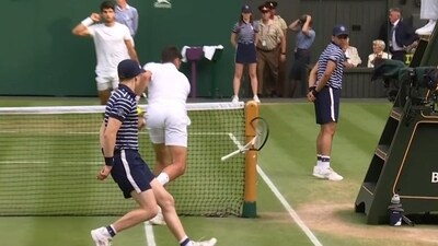 Novak Djokovic smashes his racquet against the post during Wimbledon 2023 final (Twitter) Novak Djokovic smashes his racquet against the post during Wimbledon 2023 final (Twitter)