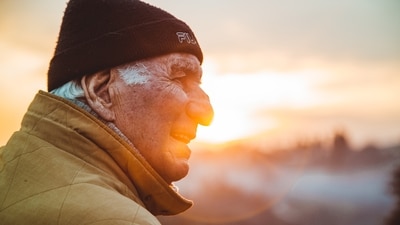 Researchers from Harvard, Maine, and MIT have made a breakthrough in age reversal using a chemical method to reverse cellular aging. Their study identified six chemical combinations that rejuvenated aged cells within a week without causing unregulated cell growth. (Unsplash) Researchers from Harvard, Maine, and MIT have made a breakthrough in age reversal using a chemical method to reverse cellular aging. Their study identified six chemical combinations that rejuvenated aged cells within a week without causing unregulated cell growth. (Unsplash)
